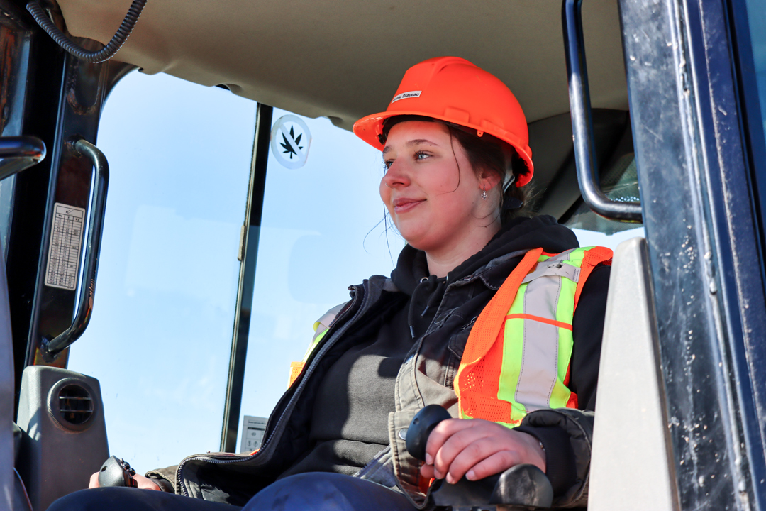 Métier : conductrice d’engins de chantier