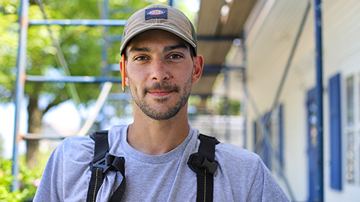 Arnaud Jamin, charpentier-menuisier : construire sa vie en région au Québec 