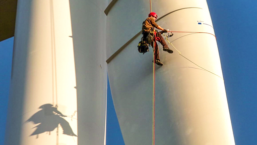 Métier en demande : technicien.ne en maintenance d’éolienne