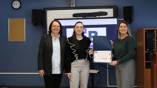 Trouver sa voie autrement : le parcours assumé de Danaëlle, compétitrice en vente-conseil aux Olympiades québécoises