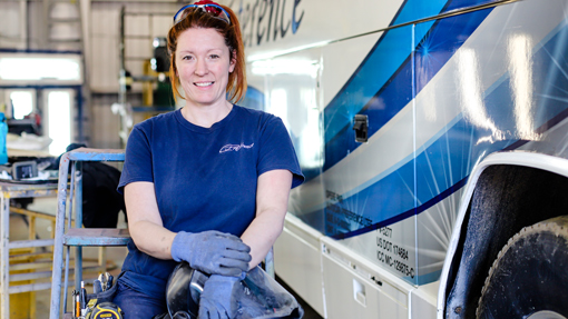 Marie-Ève Beauregard, from hairdresser to auto bodywork champion